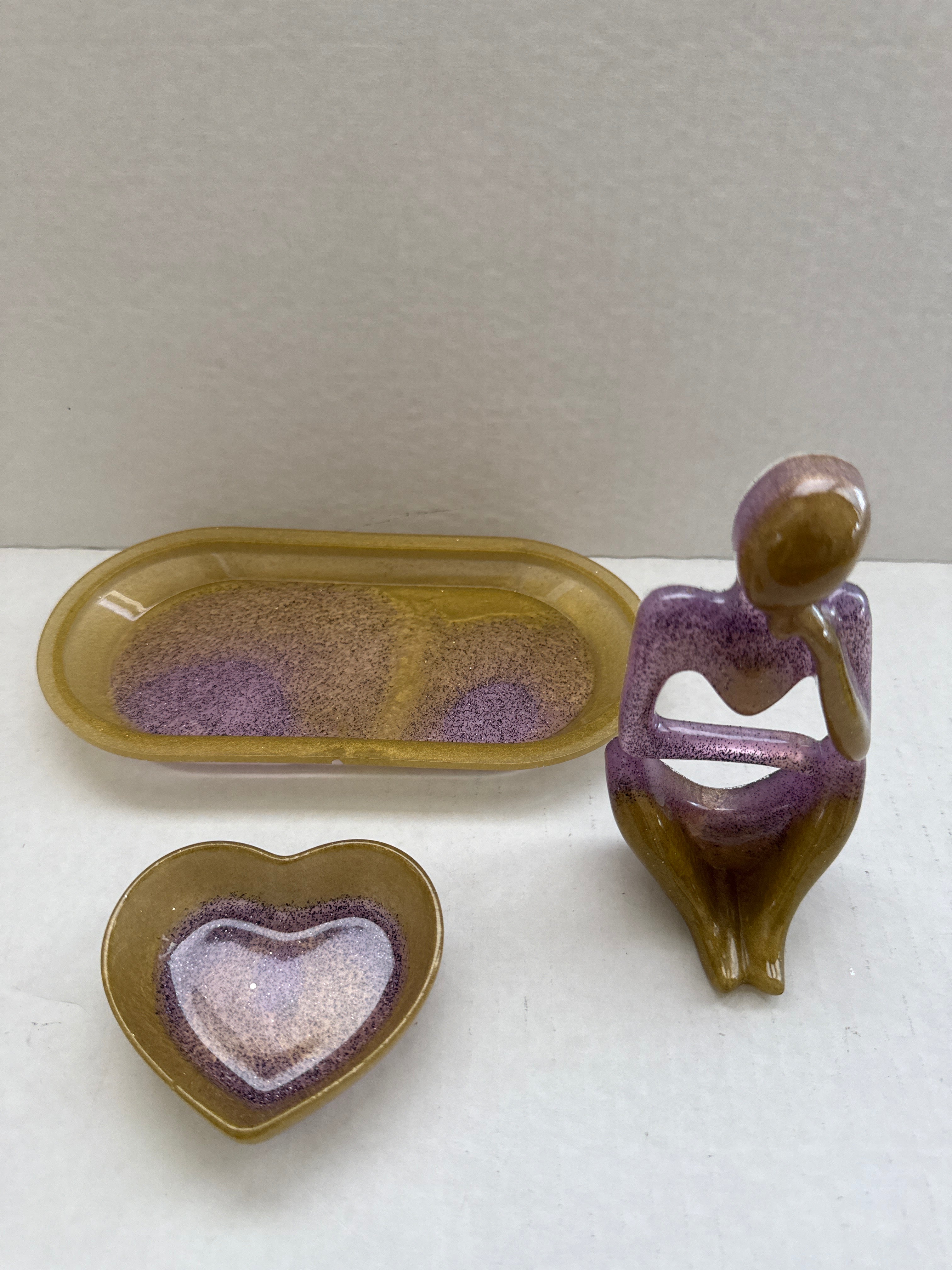 Figurine jewelry dish