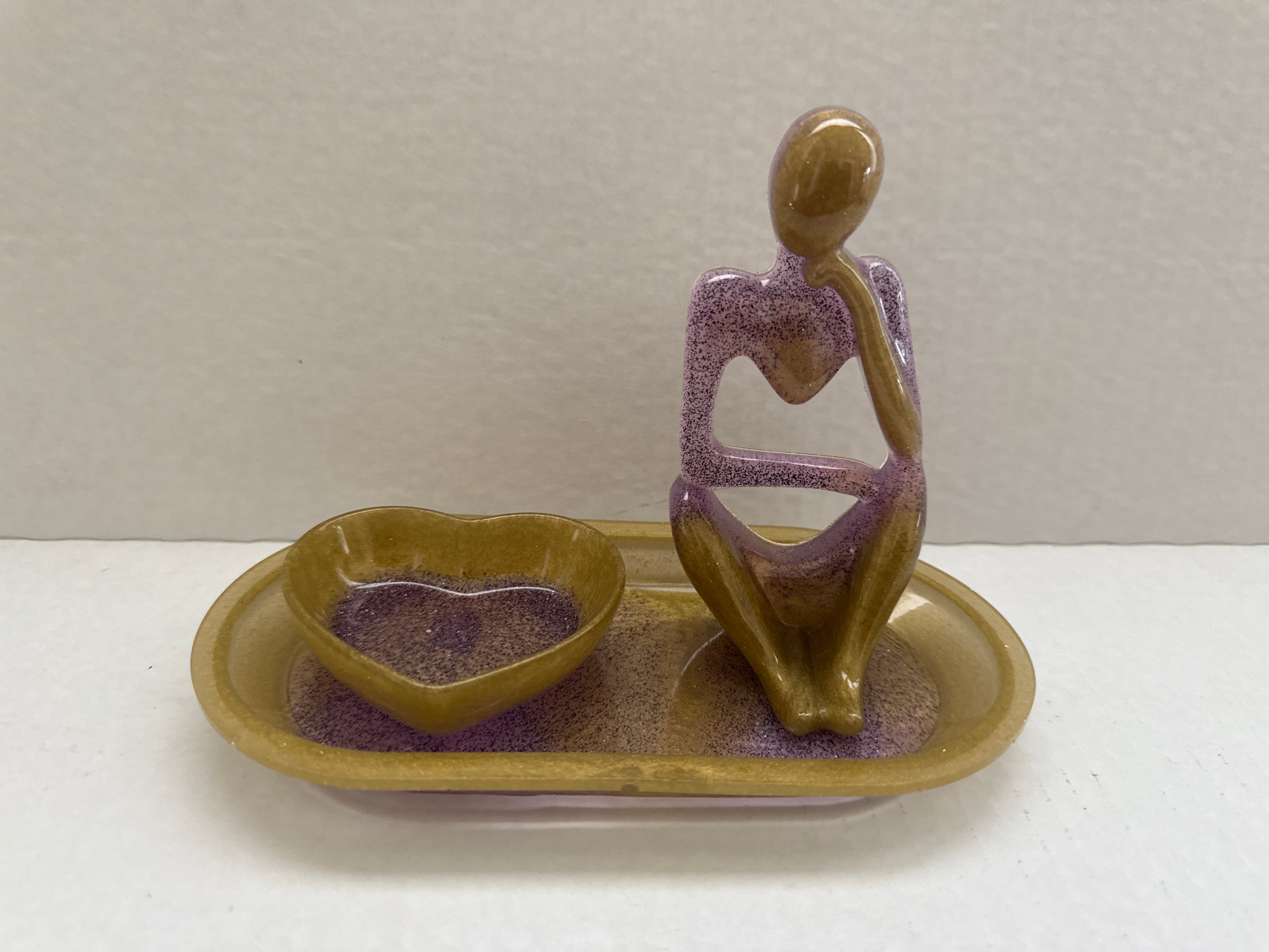 Figurine jewelry dish