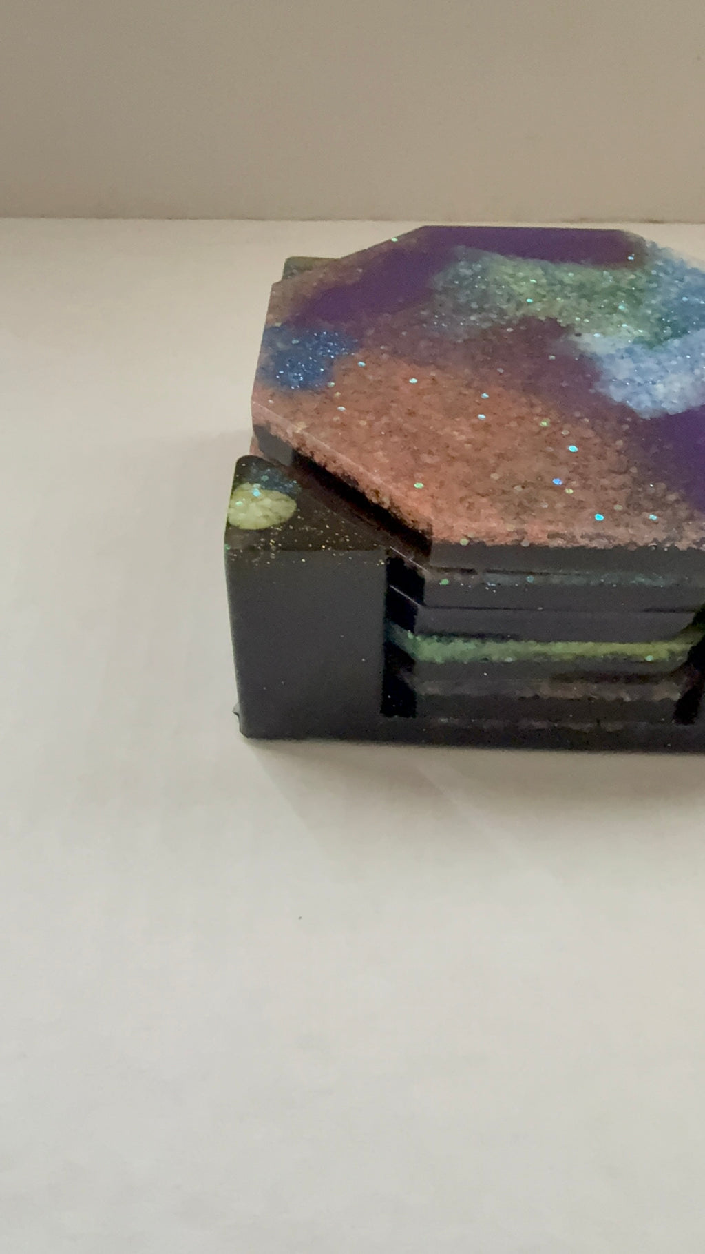 NORTHERN NIGHT LIGHTS — 4‑Piece Coaster & Holder Set