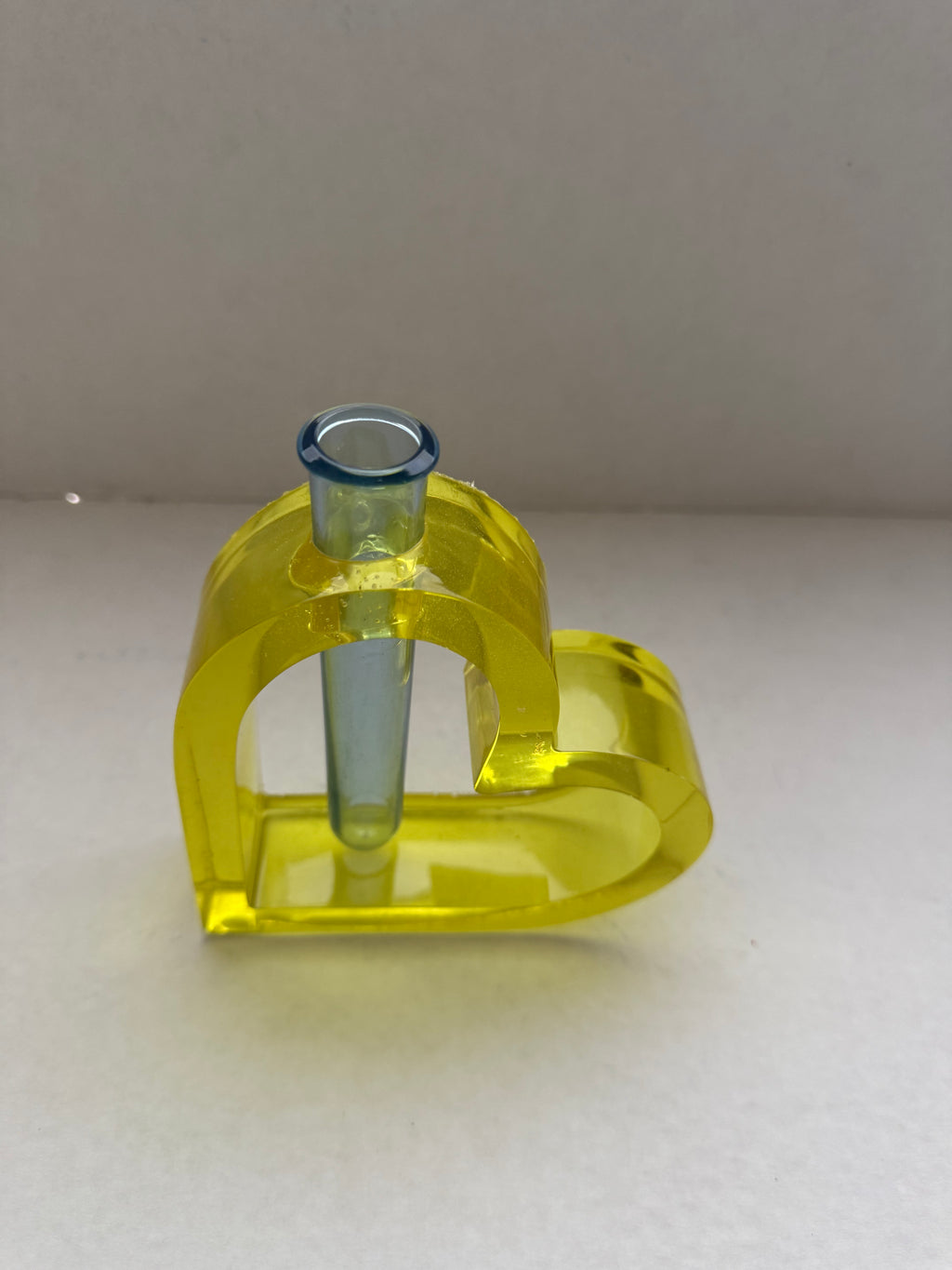 Hand‑Poured Resin Heart Vase — Single Stem Display